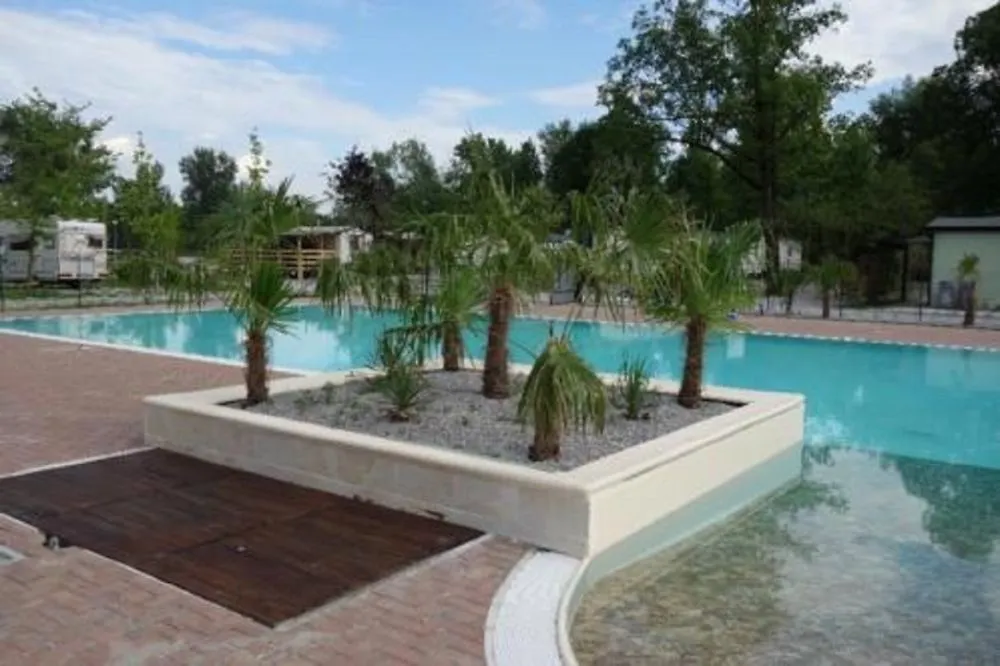 Holiday Chalets Camping Class Hotel Erba